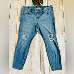 Torrid Premium Women’s Plus Blue Denim Distressed High Rise Jeggings Sz 22W